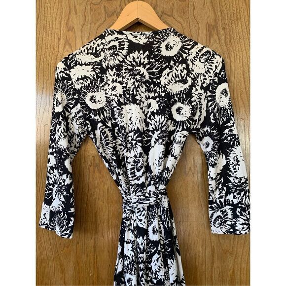 Diane Von Furstenberg Julian Silk Jersey Wrap Dress Black, White Size 6 - Picture 6 of 12